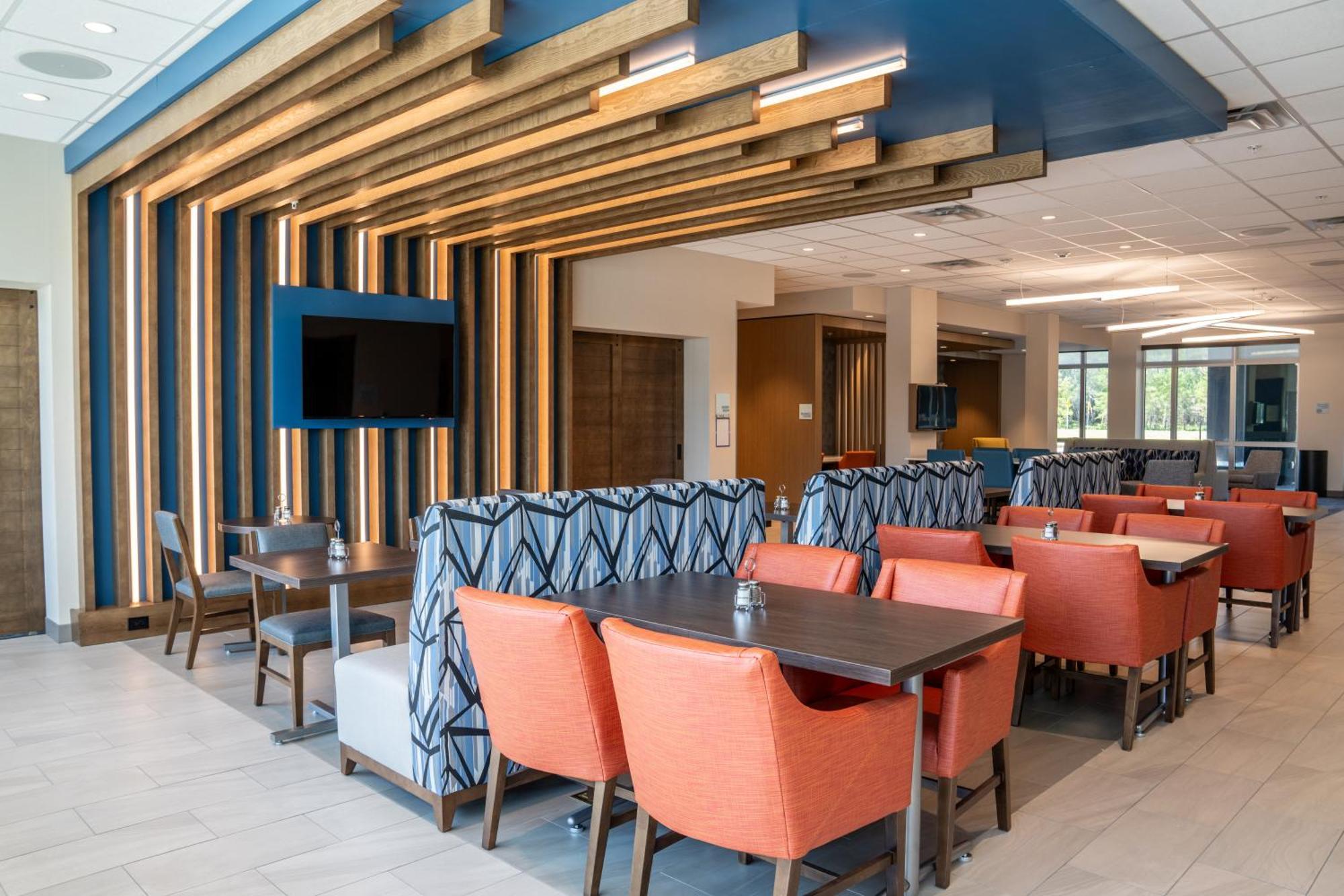 Holiday Inn Express & Suites Fort Walton Beach - Eglin Area By Ihg Dış mekan fotoğraf